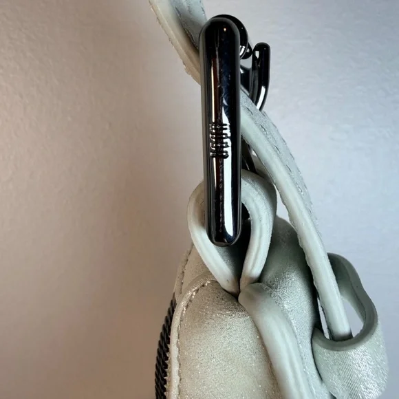 HOBO Leather Silver Metallic shoulder Bag - Picture 4 of 17